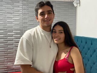 cam couple livecam LolaAndBugns