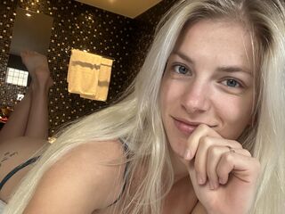 camwhore masturbating with sextoy BlondieBritt