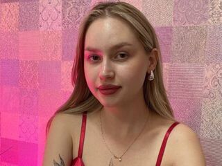 naked girl with webcam masturbating with sextoy CarolineCoxy