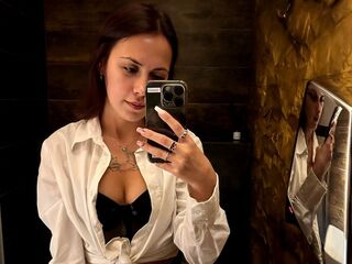 camgirl playing with vibrator IslaScarlett