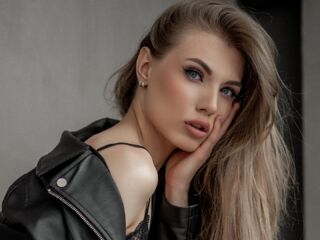 webcam live sex LolaBritton