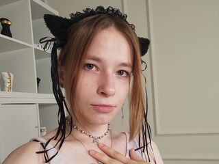 free chat room LynetteHeart