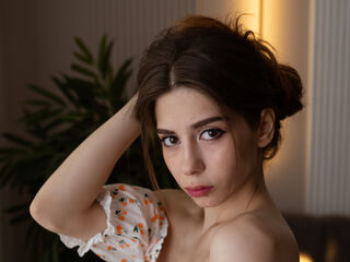 beautiful camgirl MikiPekeris