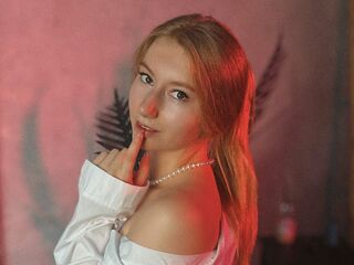 camgirl playing with vibrator RebekcaMayson